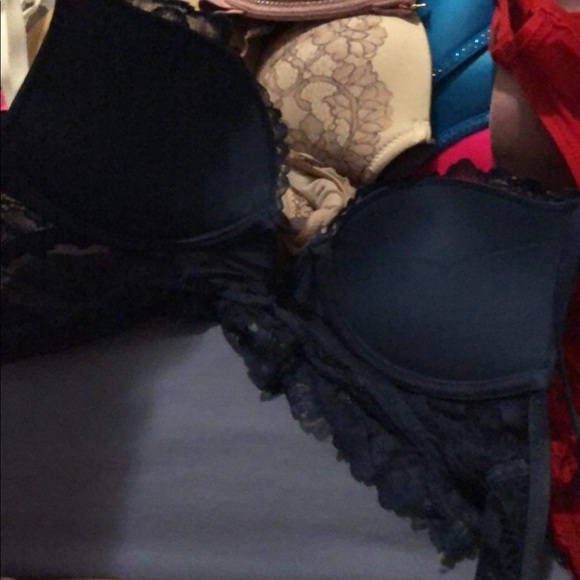 Bra Bundle size 32a/b all fit around the same size. two are 30b but fit same - Picture 12 of 13